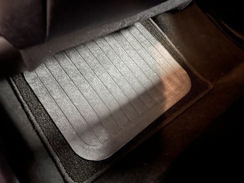 Used 2019 Toyota Corolla L image 18