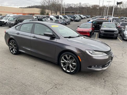 Used 2015 Chrysler 200 S w/ Navigation & Sound Group I image 6