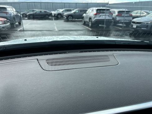 Used 2025 Jeep Compass Limited image 18