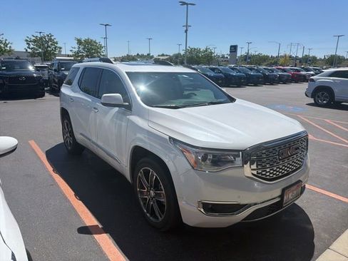 Used 2017 GMC Acadia Denali w/ Technology Package AWD/4WD image 5