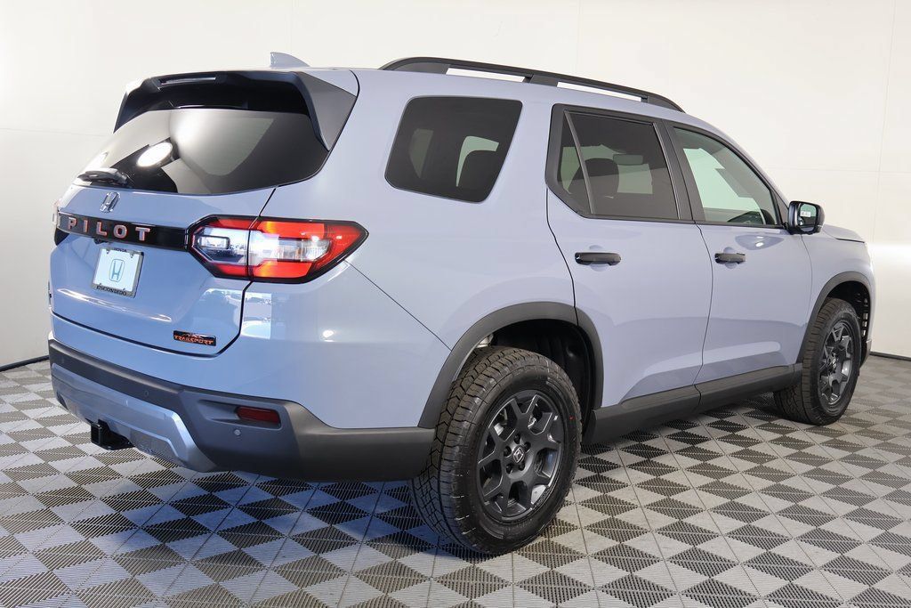 New 2026 Honda Pilot TrailSport image 2