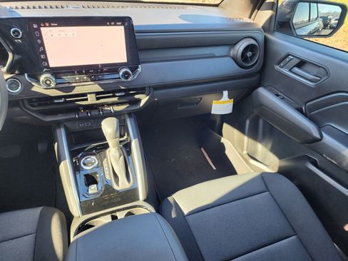 Used 2026 Chevrolet Colorado W/T w/ WT Custom Package image 19