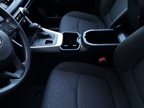Certified 2025 Toyota RAV4 XLE AWD/4WD image 34