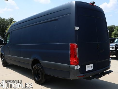 Used 2022 Mercedes-Benz Sprinter 4500 image 7