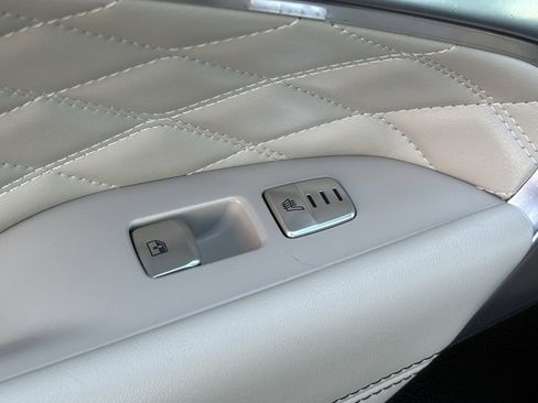 Used 2020 Genesis G70 2.0T w/ Prestige Package image 18