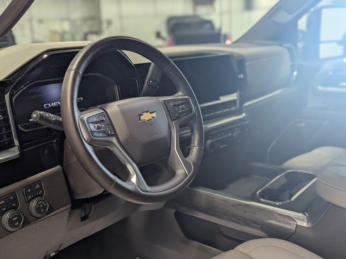 Used 2025 Chevrolet Silverado 3500 LTZ w/ LTZ Plus Package AWD/4WD image 13