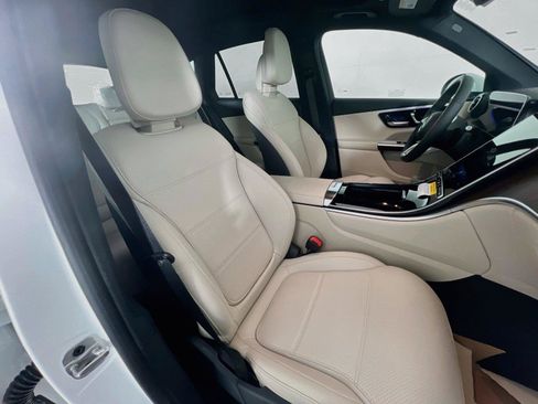 Used 2026 Mercedes-Benz GLC 300 4MATIC image 26