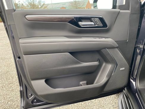 New 2026 Chevrolet Suburban LT w/ Comfort Package image 9