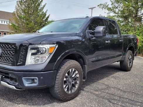 Used 2019 Nissan Titan PRO-4X w/ Pro-4x Utility Package AWD/4WD image 4