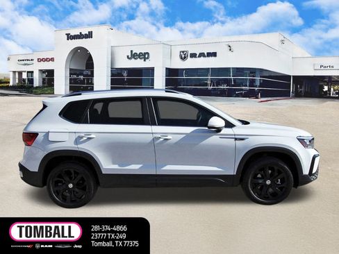 Used 2022 Volkswagen Taos SE image 8