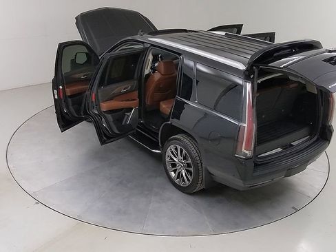 Used 2019 Cadillac Escalade Premium Luxury w/ Escalade Sport Edition AWD/4WD image 55