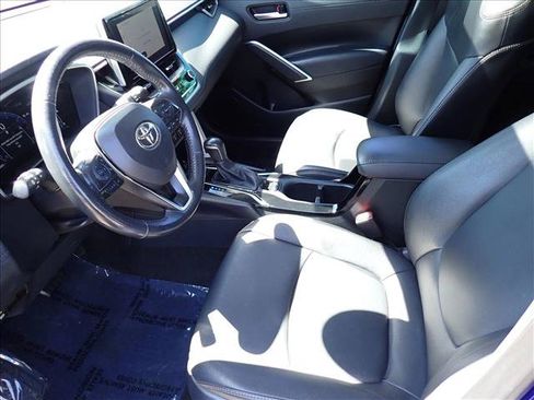 Used 2024 Toyota Corolla Cross XLE w/ Convenience Package FWD image 12