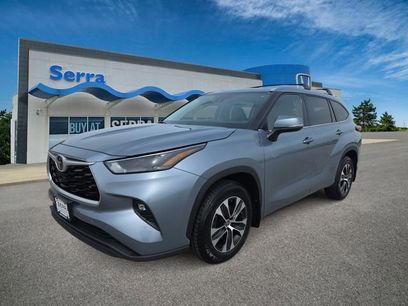 Used 2022 Toyota Highlander XLE