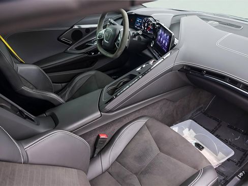 Certified 2023 Chevrolet Corvette Stingray Preferred Conv w/ Z51 Performance Package image 28