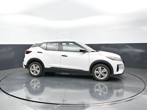 Used 2021 Nissan Kicks S FWD image 6