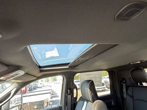 New 2026 RAM 2500 Laramie AWD/4WD image 16