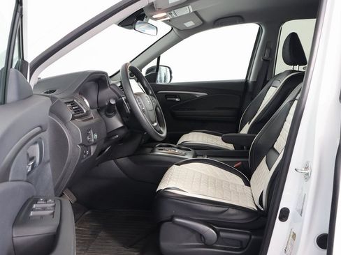 Used 2023 Honda Ridgeline Sport image 9