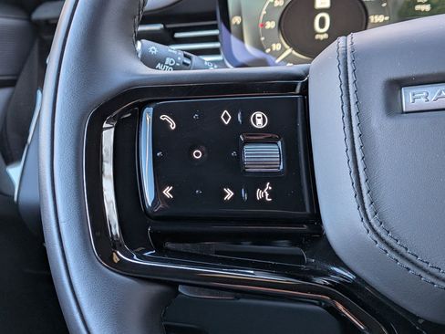 Used 2025 Land Rover Range Rover Sport Dynamic SE image 15