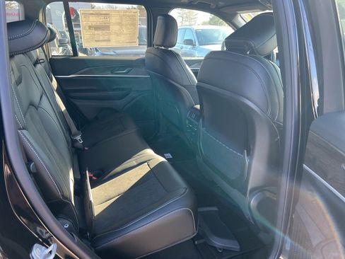 New 2026 Jeep Grand Cherokee Laredo image 13