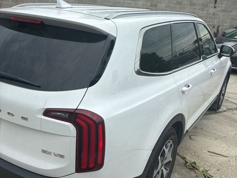 Used 2020 Kia Telluride EX w/ Towing Package AWD/4WD image 3