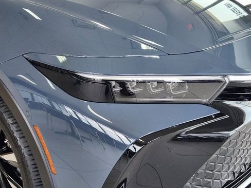 Used 2025 Toyota Crown Platinum image 9