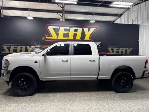 Used 2020 RAM 2500 Big Horn AWD/4WD image 2