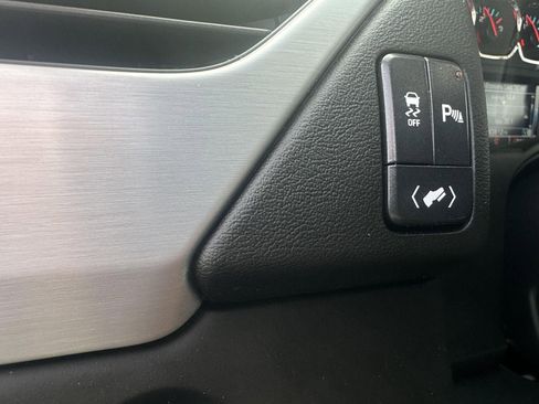 Used 2019 GMC Yukon SLE w/ SLE Value Package image 15