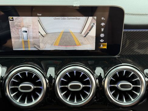 Used 2021 Mercedes-Benz GLB 250 w/ AMG Line image 27