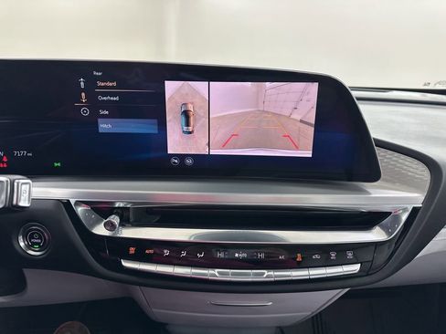 Certified 2025 Cadillac Lyriq Luxury image 40