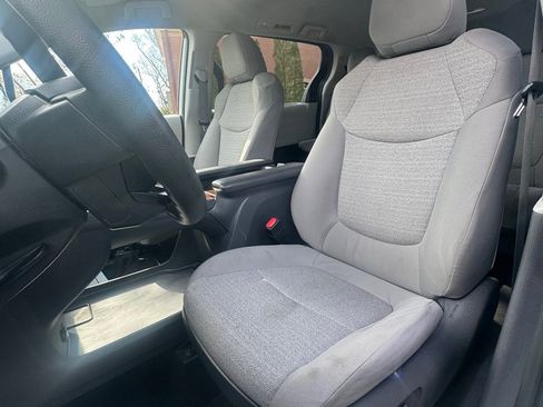 Used 2022 Toyota Sienna LE FWD image 20