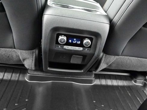 Used 2024 GMC Acadia AT4 w/ Super Cruise Package AWD/4WD image 24