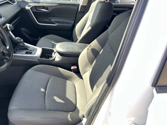 Used 2022 Toyota RAV4 XLE AWD/4WD image 15