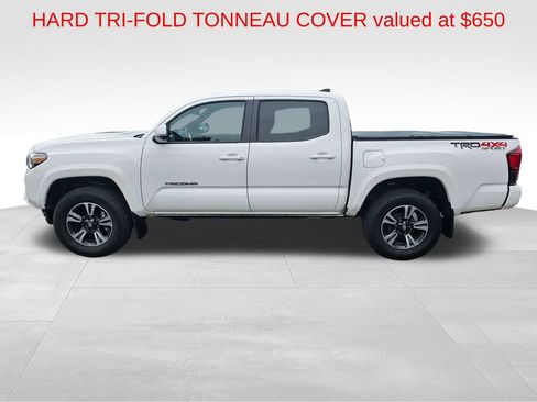 Used 2018 Toyota Tacoma TRD Sport w/ Technology Package AWD/4WD image 7