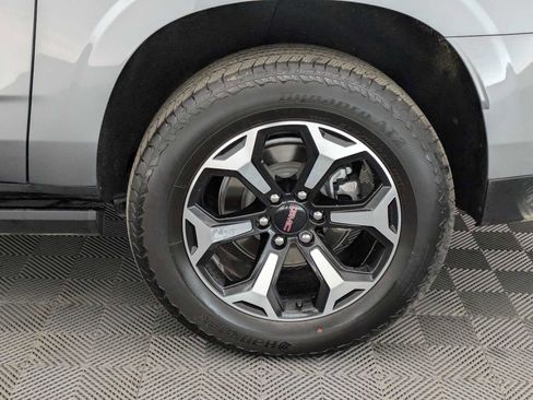 Used 2025 GMC Yukon XL AT4 AWD/4WD image 16