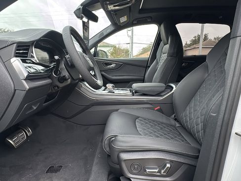 New 2026 Audi SQ7 Premium Plus image 9
