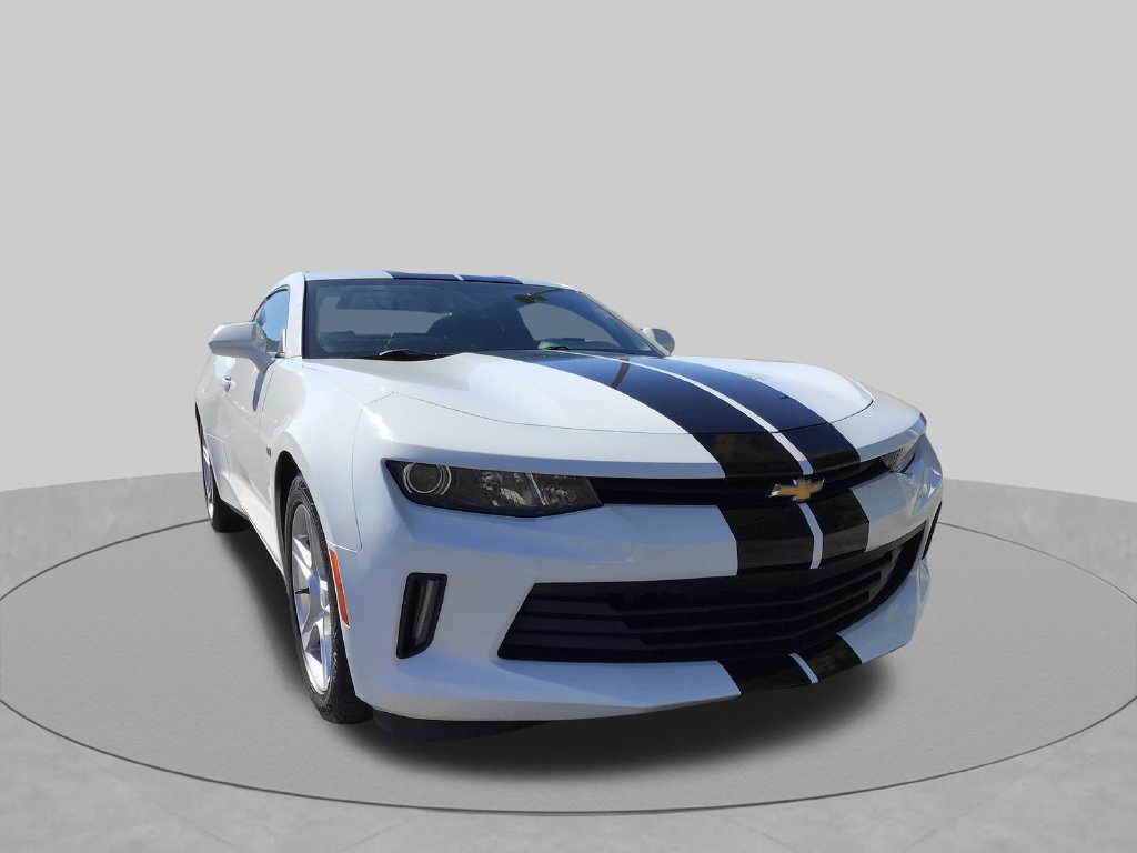Used 2016 Chevrolet Camaro LT RWD image 4
