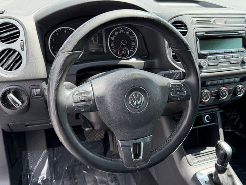 Used 2014 Volkswagen Tiguan SE image 4