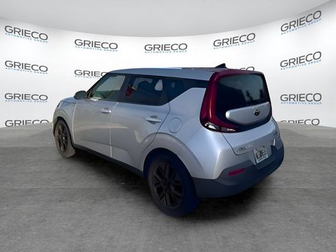 Used 2021 Kia Soul S FWD image 4