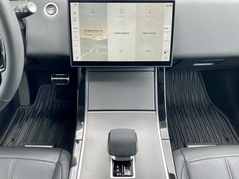 Certified 2025 Land Rover Range Rover Evoque Dynamic SE AWD/4WD image 19