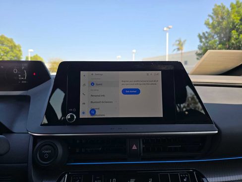 Used 2025 Toyota Prius XLE FWD image 27