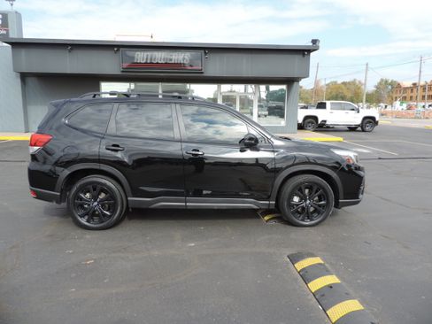 Used 2020 Subaru Forester Limited w/ Popular Package #3 image 3