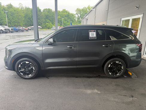 Used 2024 Kia Sorento S w/ Panoramic Sunroof Package AWD/4WD image 8