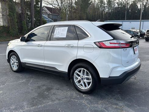 Used 2022 Ford Edge SEL w/ Convenience Package image 3