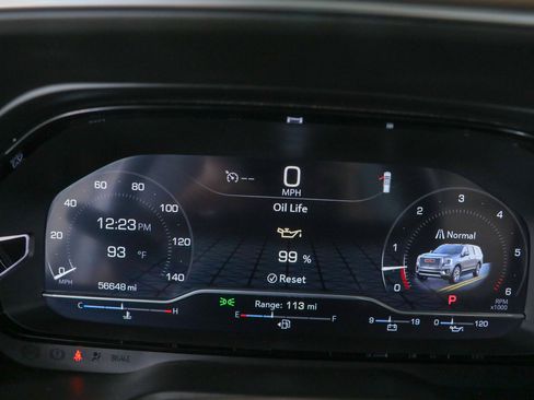 Used 2023 GMC Yukon Denali RWD image 16