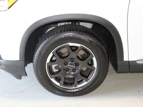 Used 2025 Honda Pilot EX-L image 6