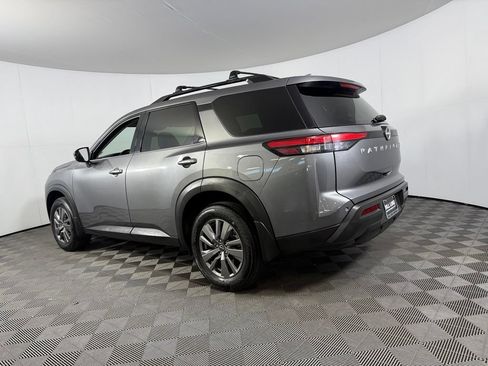 Used 2025 Nissan Pathfinder SV FWD image 10