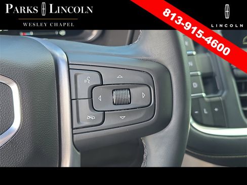 Used 2024 GMC Yukon SLT w/ SLT Luxury Package image 33