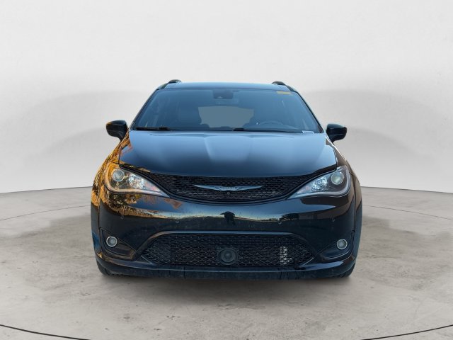 Used 2020 Chrysler Pacifica Touring-L Plus w/ Advanced Safetytec Group FWD image 2