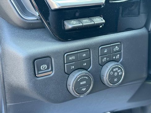 New 2026 Chevrolet Silverado 1500 High Country AWD/4WD image 14