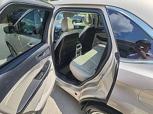 Used 2017 Ford Edge Titanium w/ Equipment Group 301A FWD image 18